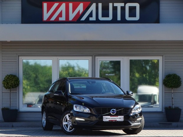 Volvo V60 2.0 D [D2] Momentum 1.Tulaj-143eKM-NA...